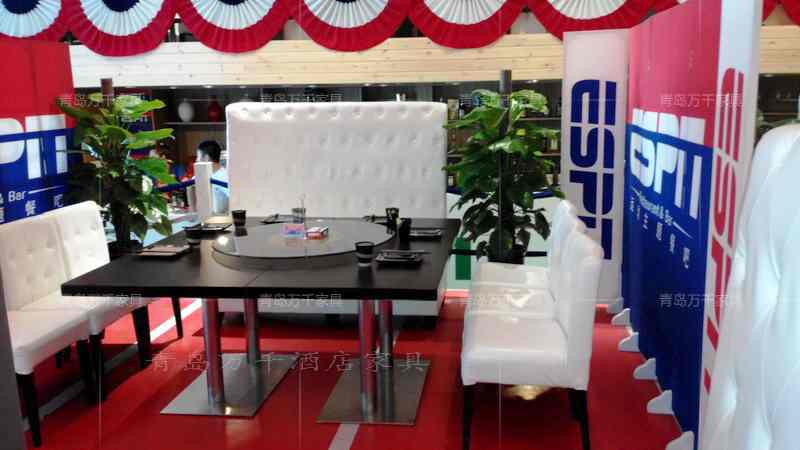  青島南京路 中聯(lián)廣場夜潮音樂餐廳