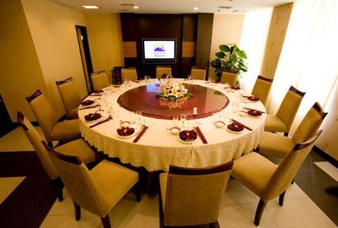 青島酒店桌椅批發(fā)采購(gòu)哪家好?